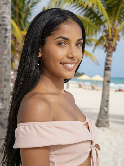 Génesis, 26, Dominican single from Punta Cana open to international dating with American men