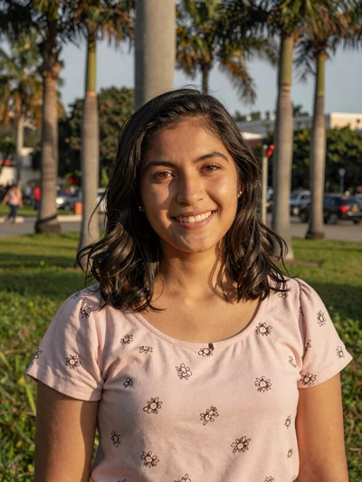 Daniela, 25, Guatemalan single from Escuintla seeking lasting love with American man